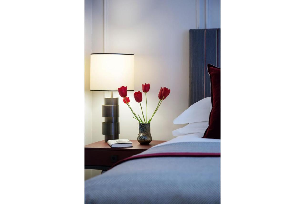 オールド パーソナージ ホテル オックスフォード 部屋 写真 A lamp